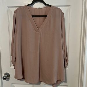 EUC Maurice’s mauve light and flowy quarter length sleeve